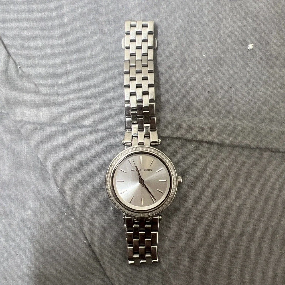 Michael Kors Darci Women's Stainless Steel and Pavé Crystal Watch New Battery FS